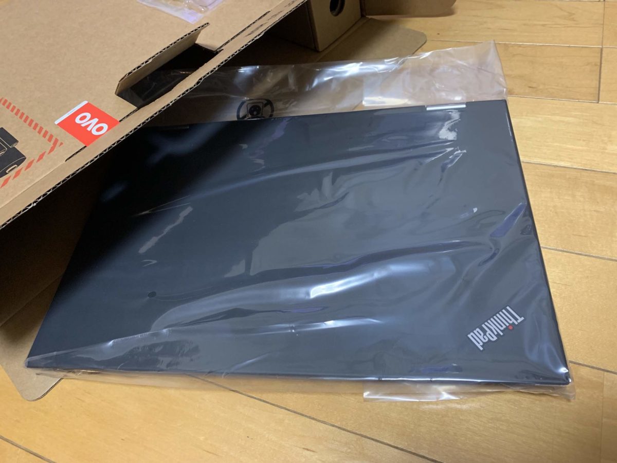ThinkPad X1 Yoga（2017モデル）を買ってた
